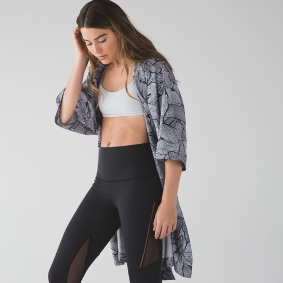 LULULEMON WANDERLUST KIMONO SIZE 6 - Picture 3 of 8